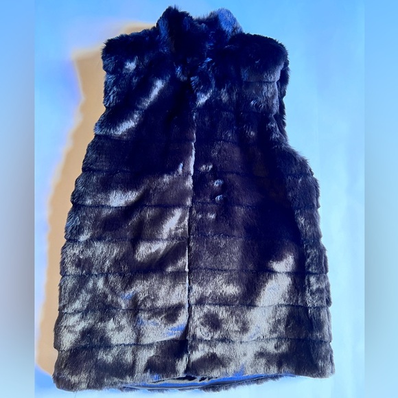 Talbots Black Faux Fur Vest, Size XS Like New. - Picture 4 of 8